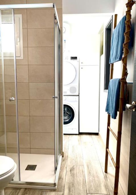 Beachfront Apartment Incl Highspeed Wifi เมเลนารา ภายนอก รูปภาพ